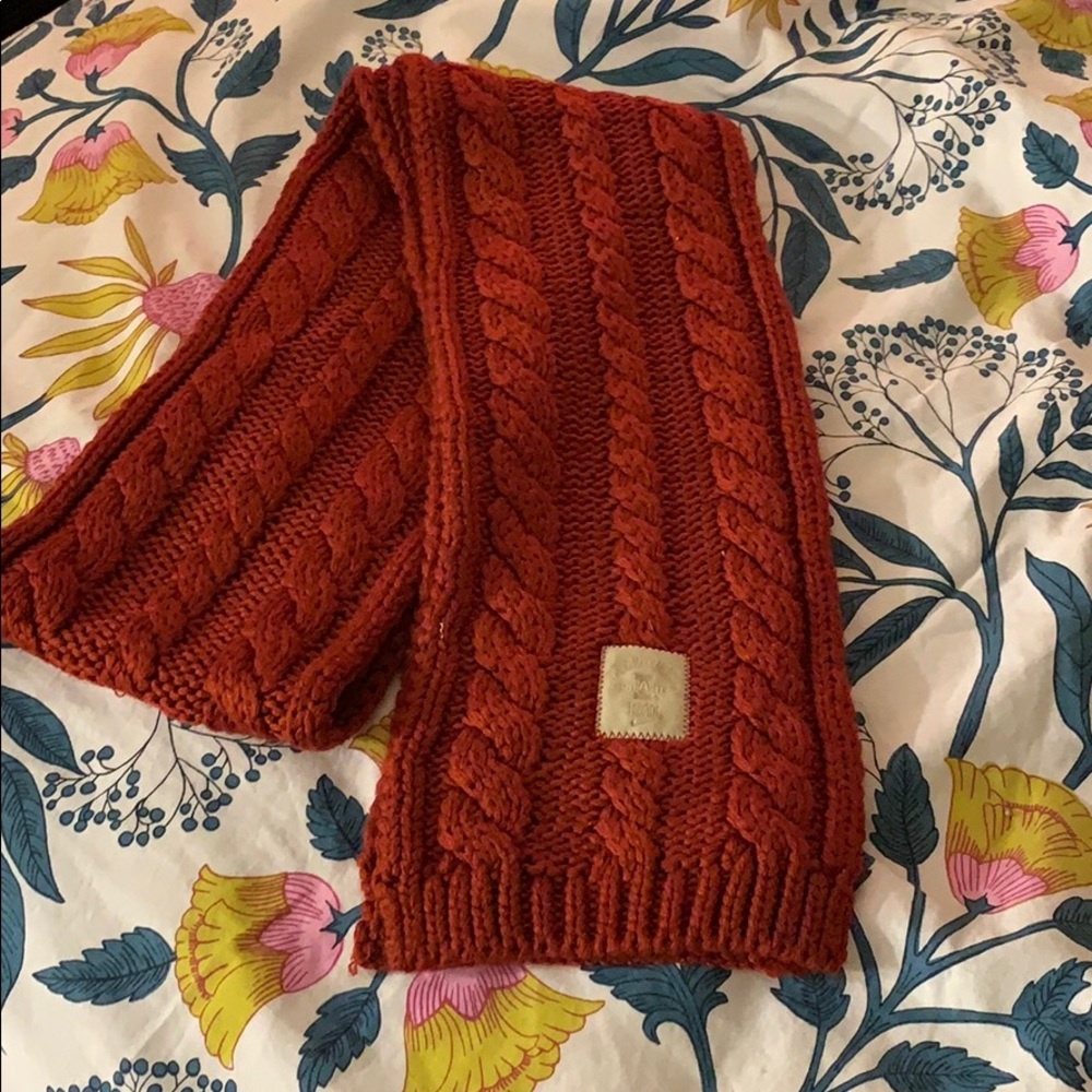 NIKE ISU SCARF